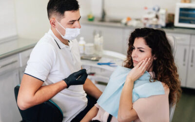 Why You Shouldn’t Ignore a Dental Emergency: The Risks of Waiting